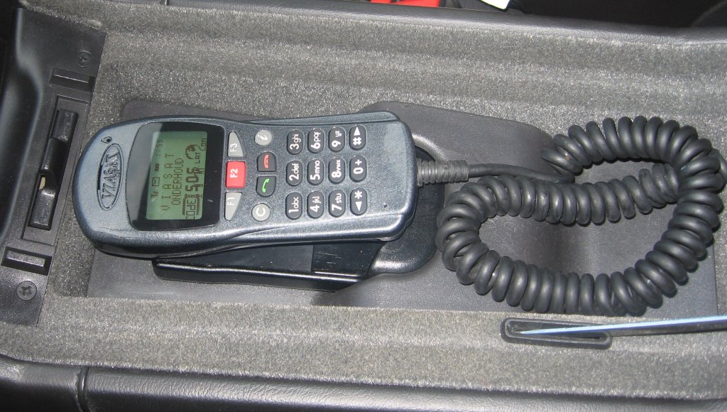 jag_081230-old-phone