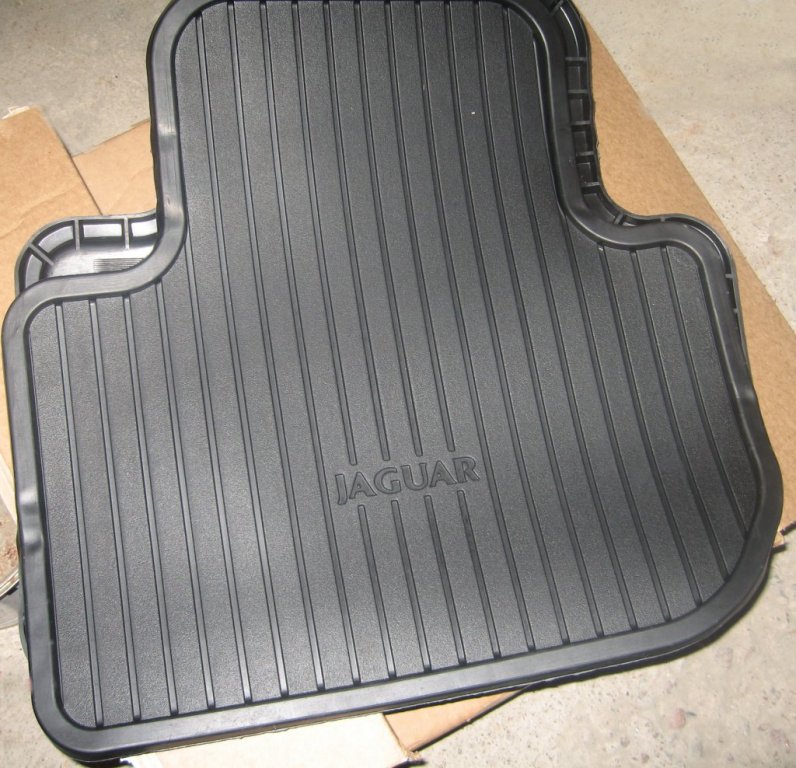 jag_091012-rubbermats1